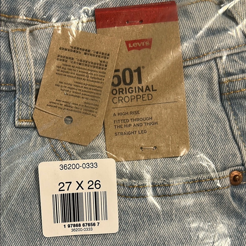 Levi's Women's Light Blue 501 Original Cropped Jeans